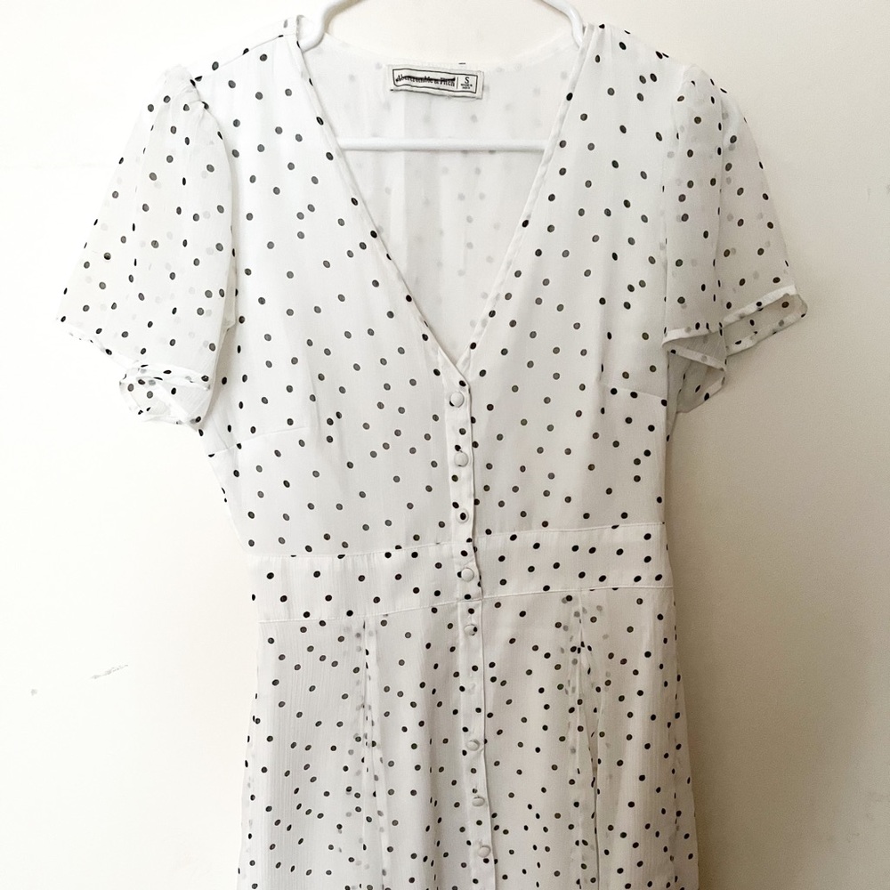 Abercrombie & Fitch white and black polka dot dress (size small)